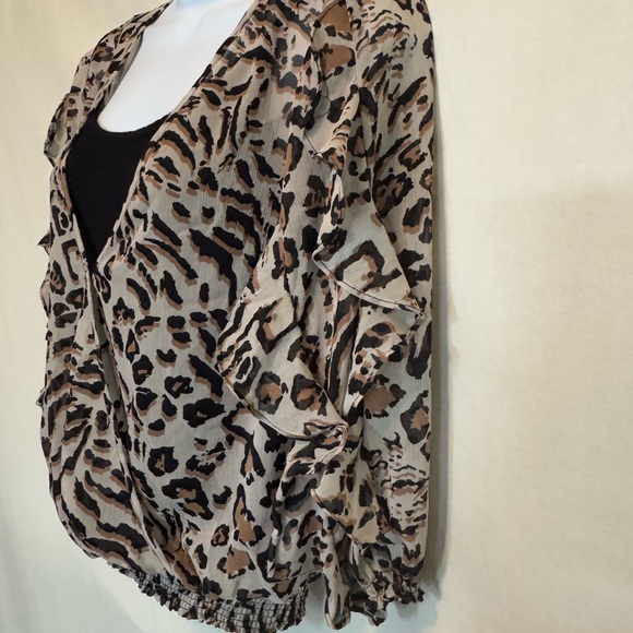 H-122 Democracy‎ Cream Brown & Black Animal Print Ruffle Sleeve Blouse Size XS - Picture 7 of 16